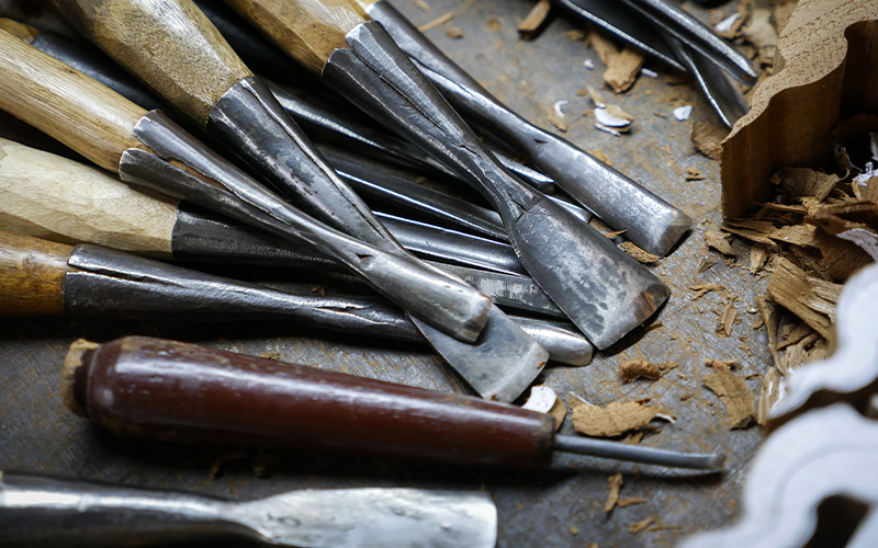 5 Types of Wood Carving Tools You Should Know - UJ Ramelson Co